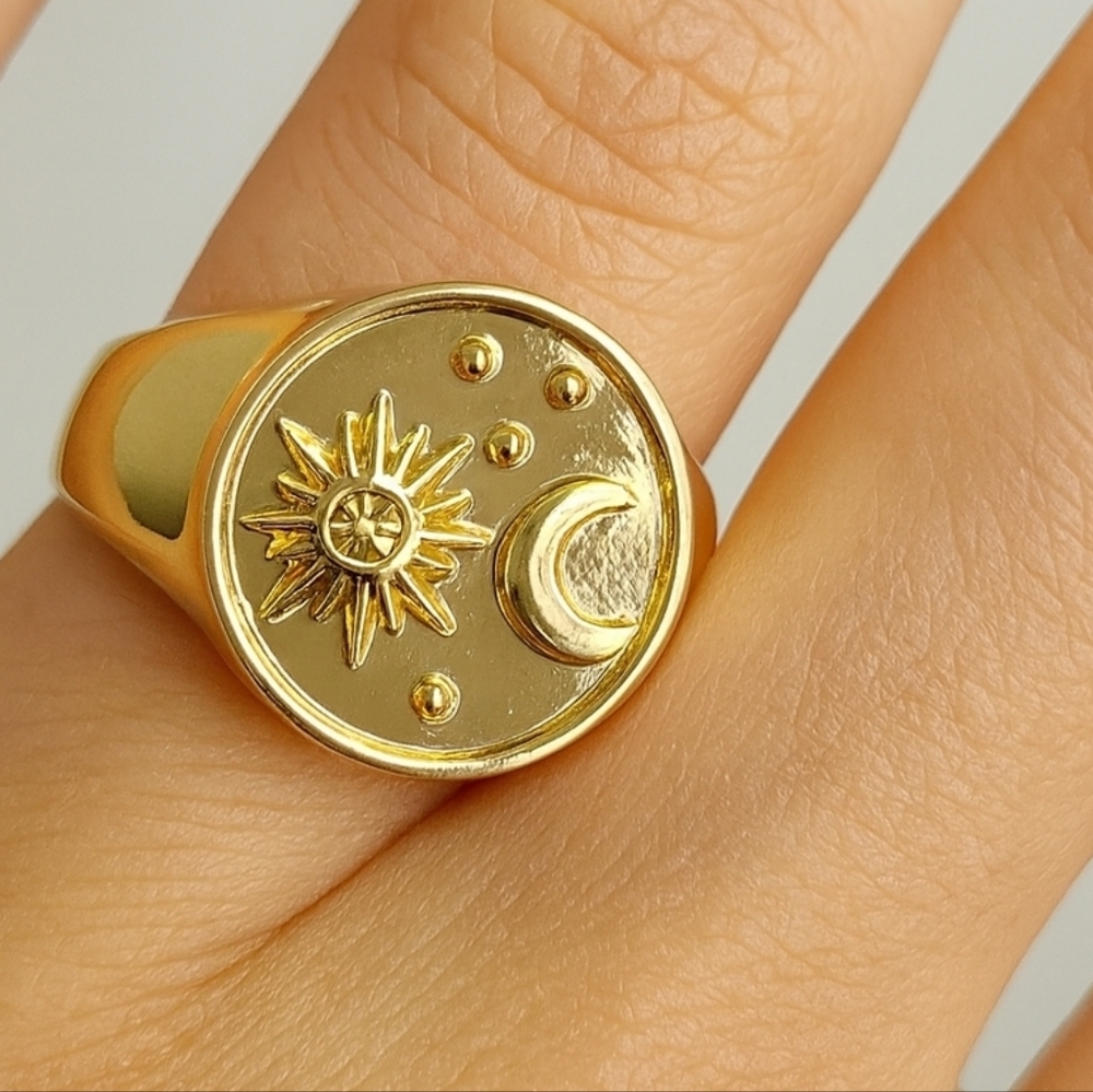 Celestial Sun & Moon Gold Signet Ring – Mystic Astrology Statement Jewelry - 6.5 - Picture 7 of 11